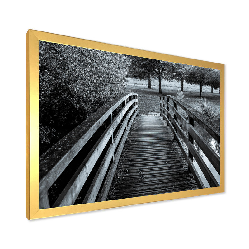 Pont en bois sur un étang, H 30 po x l 40 po x P 1,5 po, Cadre photo doré
