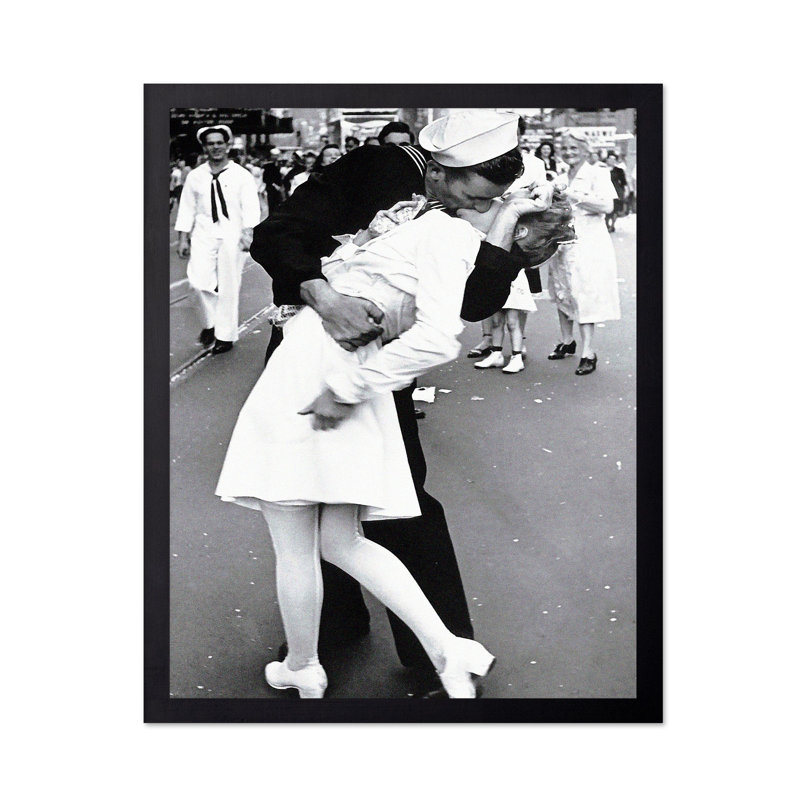 V-J Day Kiss, Unframed, Poster, 16"H x 20"W