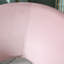 Splendide fauteuil rembourré en velours rose avec structure dorée confortable et robuste-1723051521