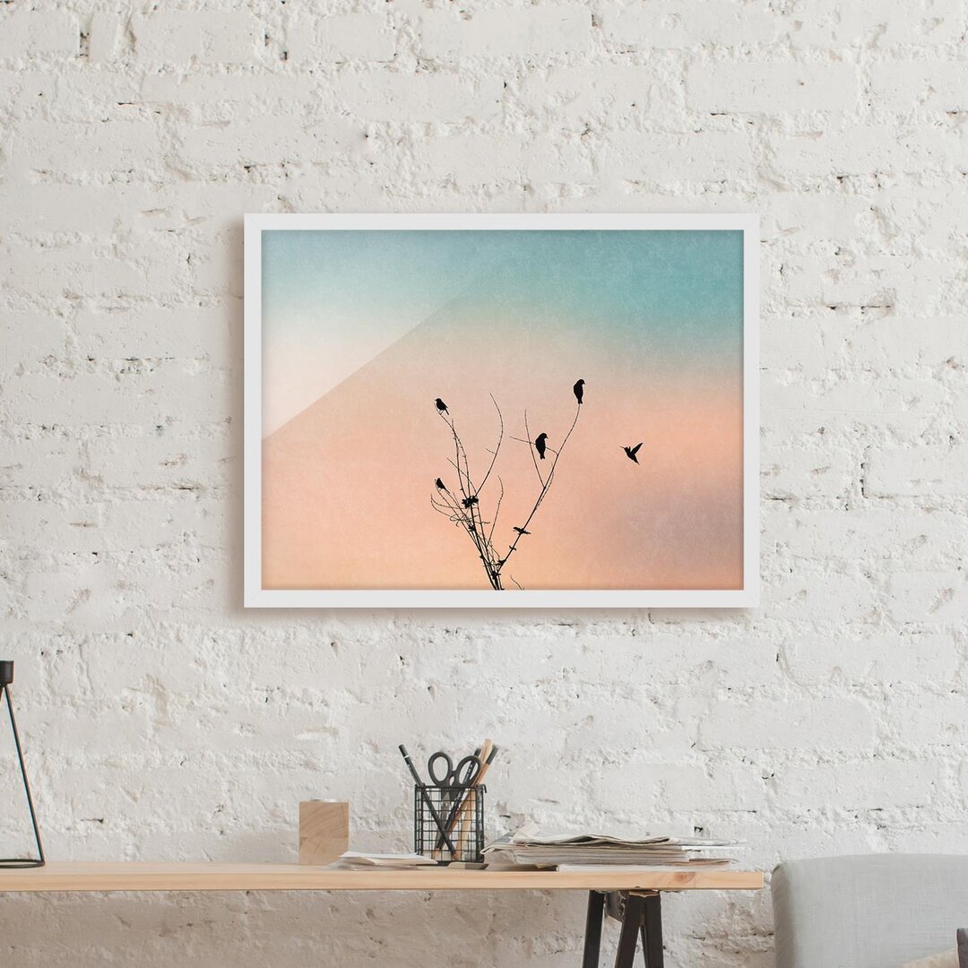 Gerahmtes Wandbild Birds in Front of Pink Sun II