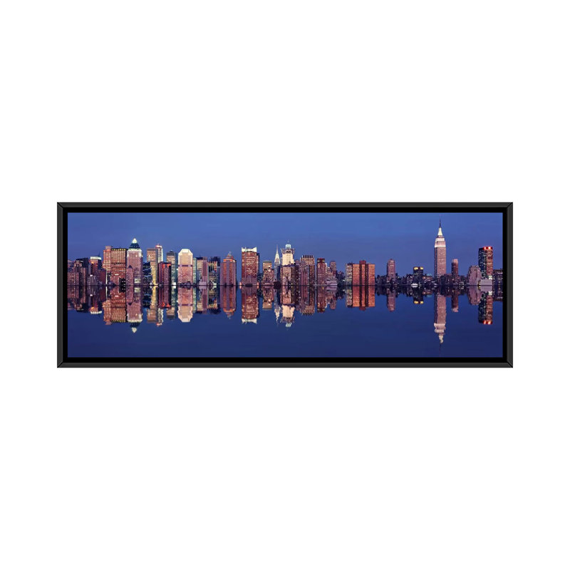 «Panoramic Skyscrapers at the Waterfront, New York City, New York State», reproduction de photo sur toile, Cadre noir