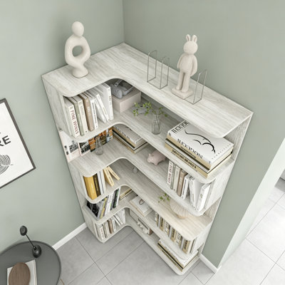 Bibliothèque d'angle en L à 5 niveaux, 90 cm de hauteur, avec panneau anti-chute et structure en bois anti-basculement.