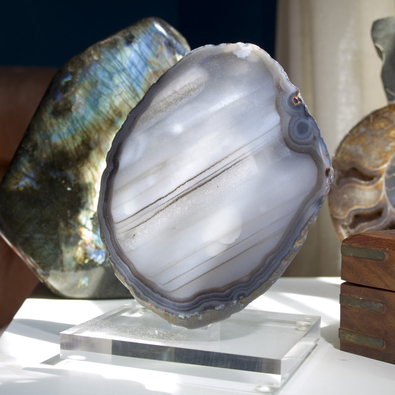Anindo Crystal