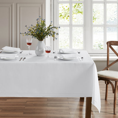 Kapellen Solid Eyelet Punched Border Polyester Rectangle Tablecloth