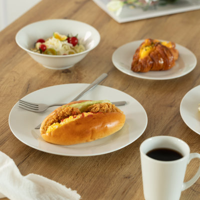 Service de table 16 pièces pour 4 personnes | Ensemble de grandes tasses, assiettes à salade et bols, plats de haute qualité résistants aux ébréchures et aux fissures, va au lave-vaisselle et au micro-ondes, blanc