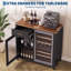 Meuble-bar à café avec mini-frigo, tiroir et façade cannelée – Station de boissons compacte pour la maison avec porte en acrylique noir et plateau en bois-243158098