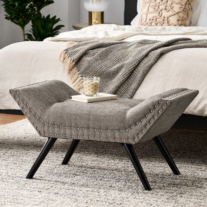 Gris sophistiqué avec silhouette évasée et surface de revêtement élégante