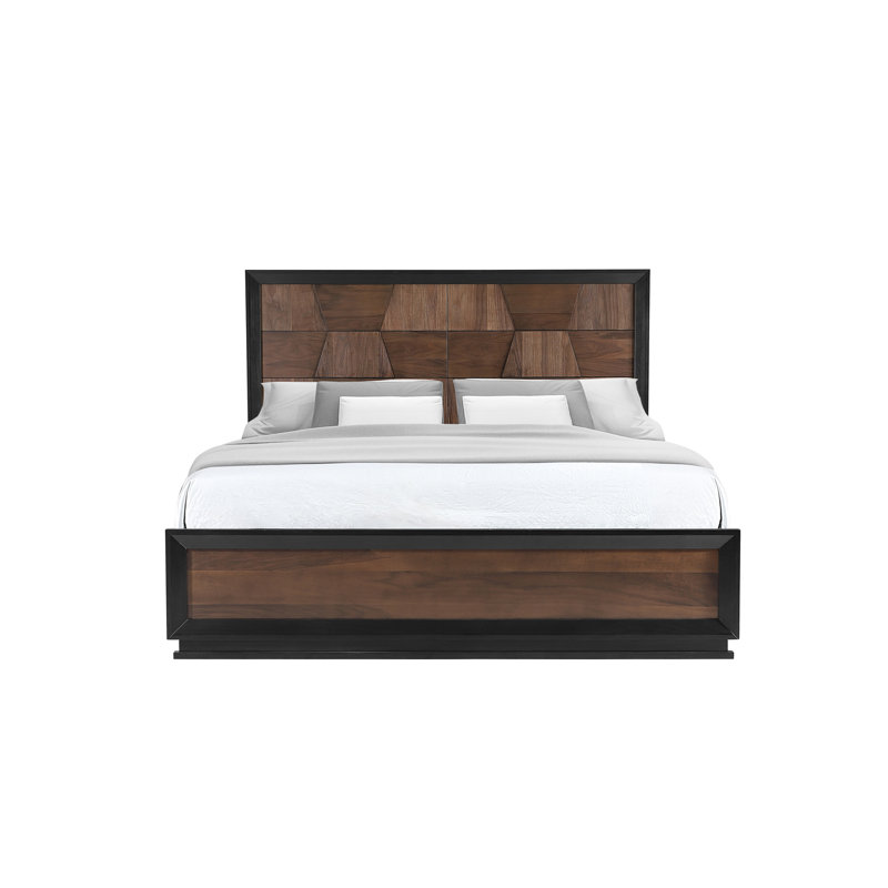 Lit de style traditionnel en bois