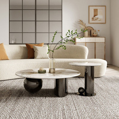Table basse luxueuse de style italien.