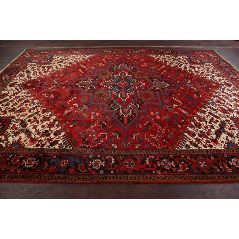 Tapis rouge unique en laine noué à la main Heriz des années 1970 de 8 pi 9 po x 11 pi 4 po