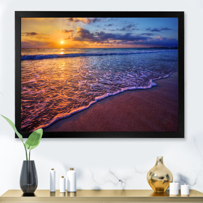 Coucher de soleil sur une plage de l'océan IV - photographie sur toile
