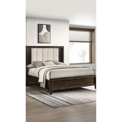 Grand lit, tête de lit tapissier, charme rustique, finition bois riche, esthétique contemporaine, style 1pc dans les tons bruns,