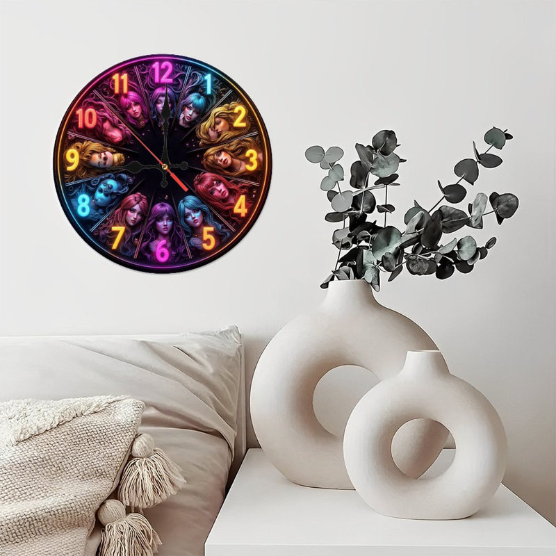 Horloge murale colorée avec un design et un style uniques