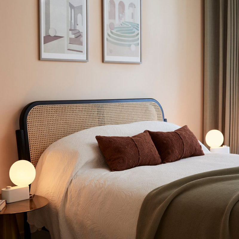 Sphere IV Table Lamp, Chalk White