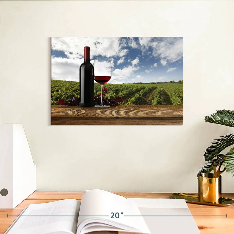 Yarlin Wine At The Vineyard, H 8 po x l 12 po