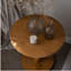 Table d'appoint ronde avec plateau en bois aggloméré et pieds en bois de chêne clair