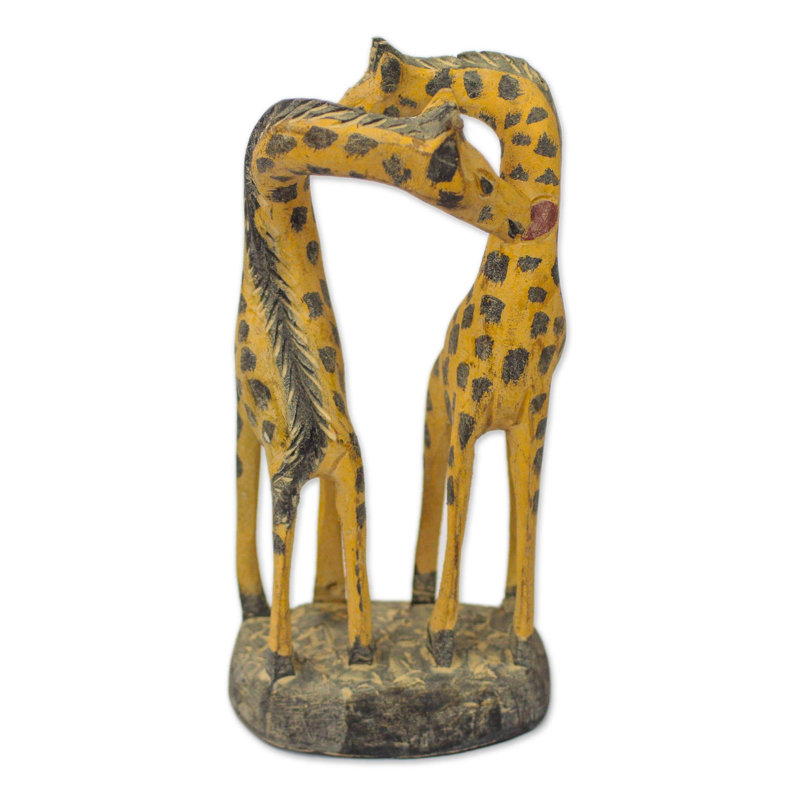 Sculpture romantique en bois girafe Bungalow Rose