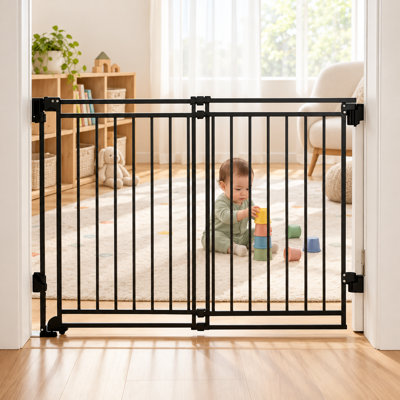 Barrière pour bébé très large, l 32-54 po x 39 po, très haute, montage sur quincaillerie, noir | Fonctionnement à une main, sans seuil inférieur, fermeture automatique
