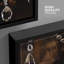 Lustre en cristal sur fond brun foncé-93589281-93589282