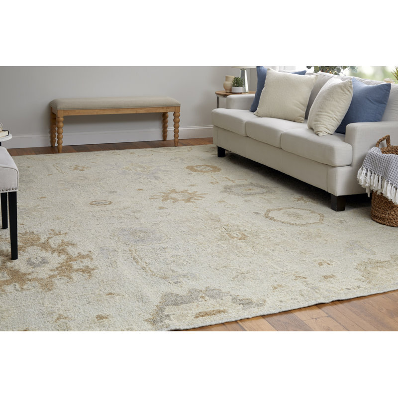 Sonza Performance Hand Knotted Wool Floral Indoor Rug, Square 1'6"
