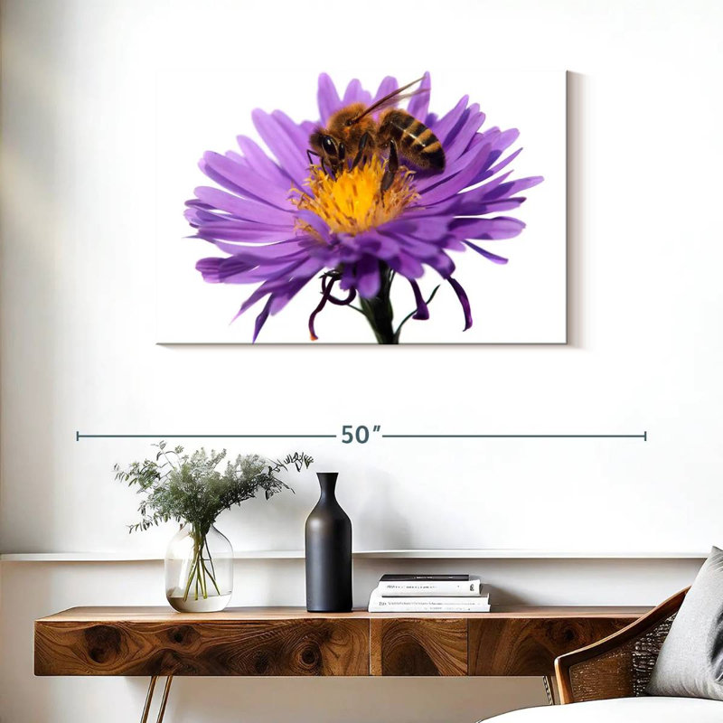 Abeille à miel qui suce le nectar, H 24 po x l 36 po