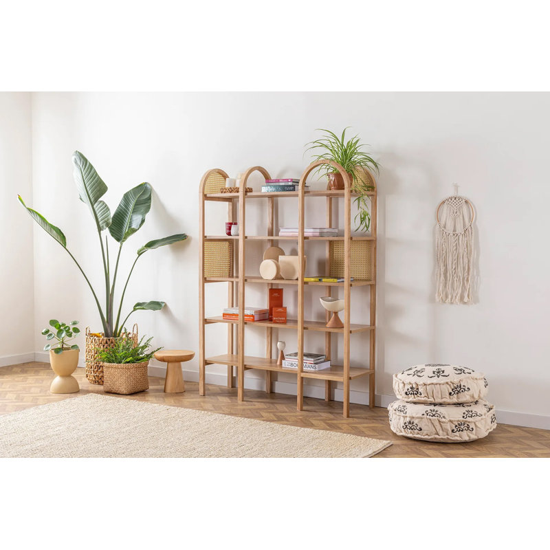 Bibliothèque moderne scandinave, structure en bois de frêne massif, 47,2 x 63,0 x 14,2 pouces | Tablettes en bois aggloméré mélaminé, capacité de charge de 33,1 lb | Élégant fini brun naturel pour la décoration de la maison et du bureau