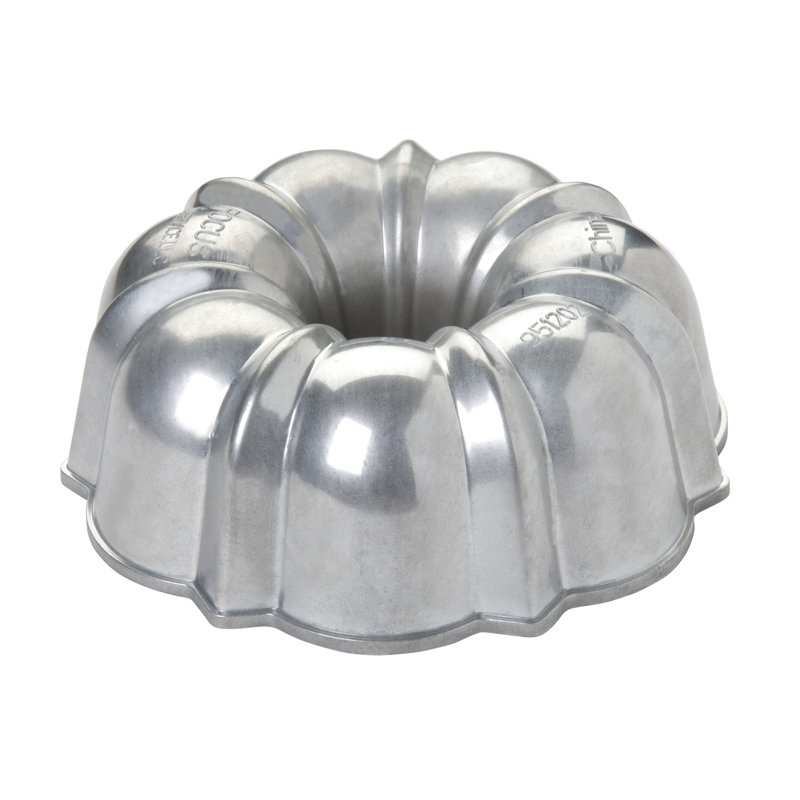 Focus Foodservice Fluted Cake Pan