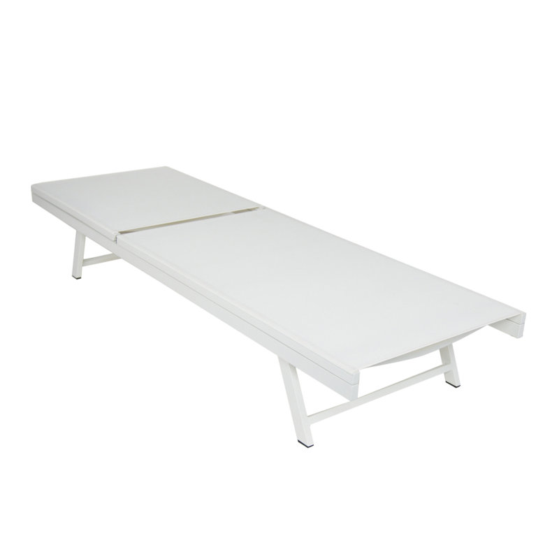 CHAISE LUNGE