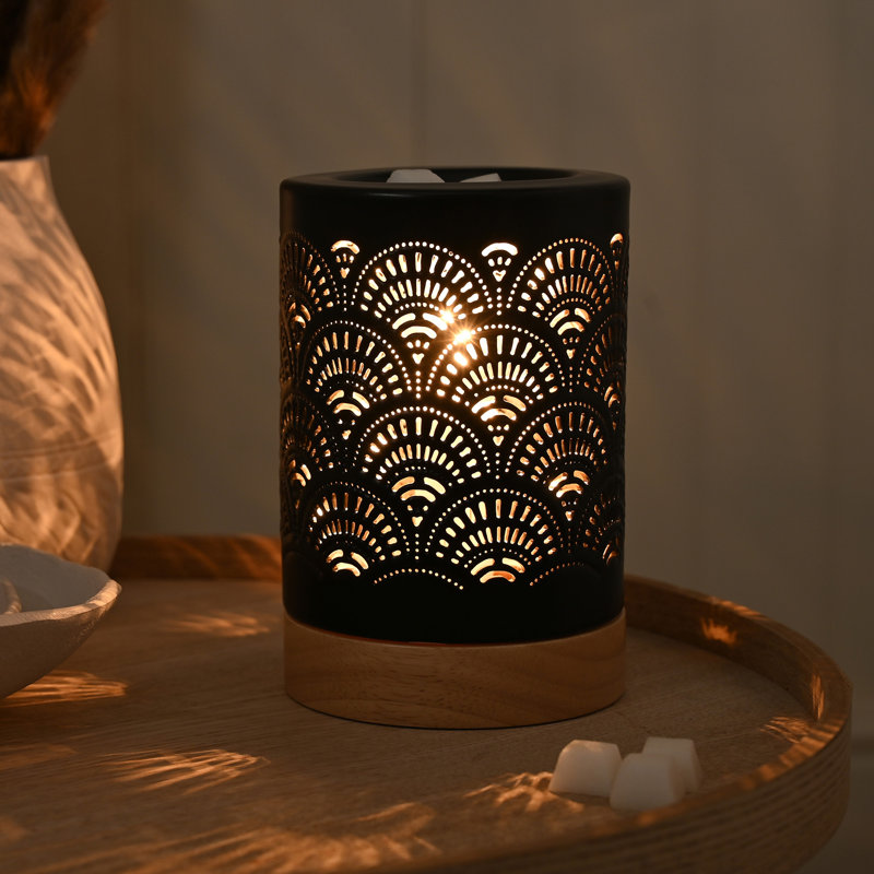 Surjeet Ceramic Table Lamp