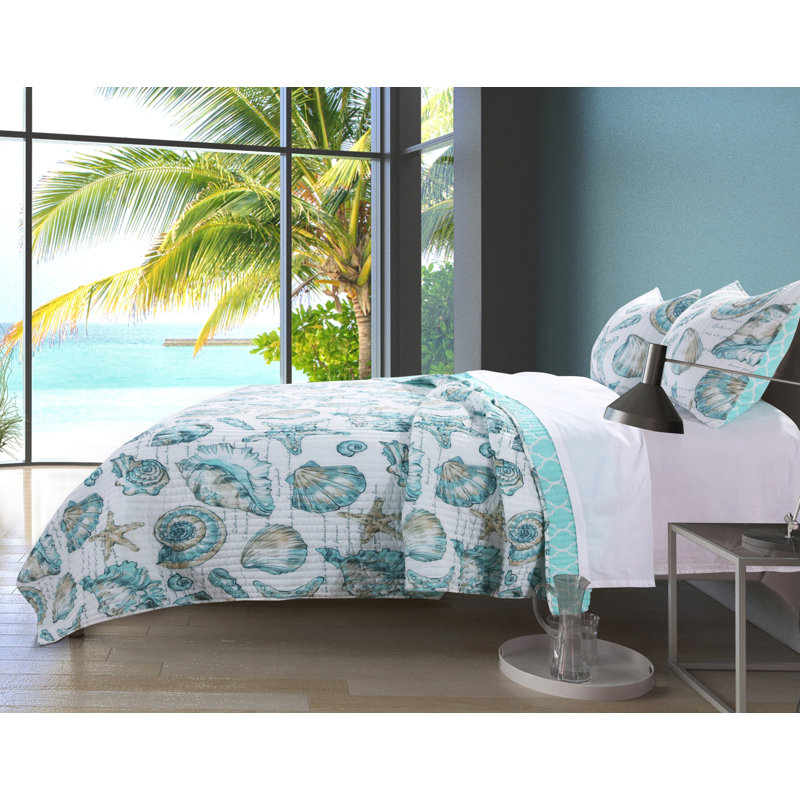 Cruz Twin Reversible White Microfiber Coastal Quilt Set