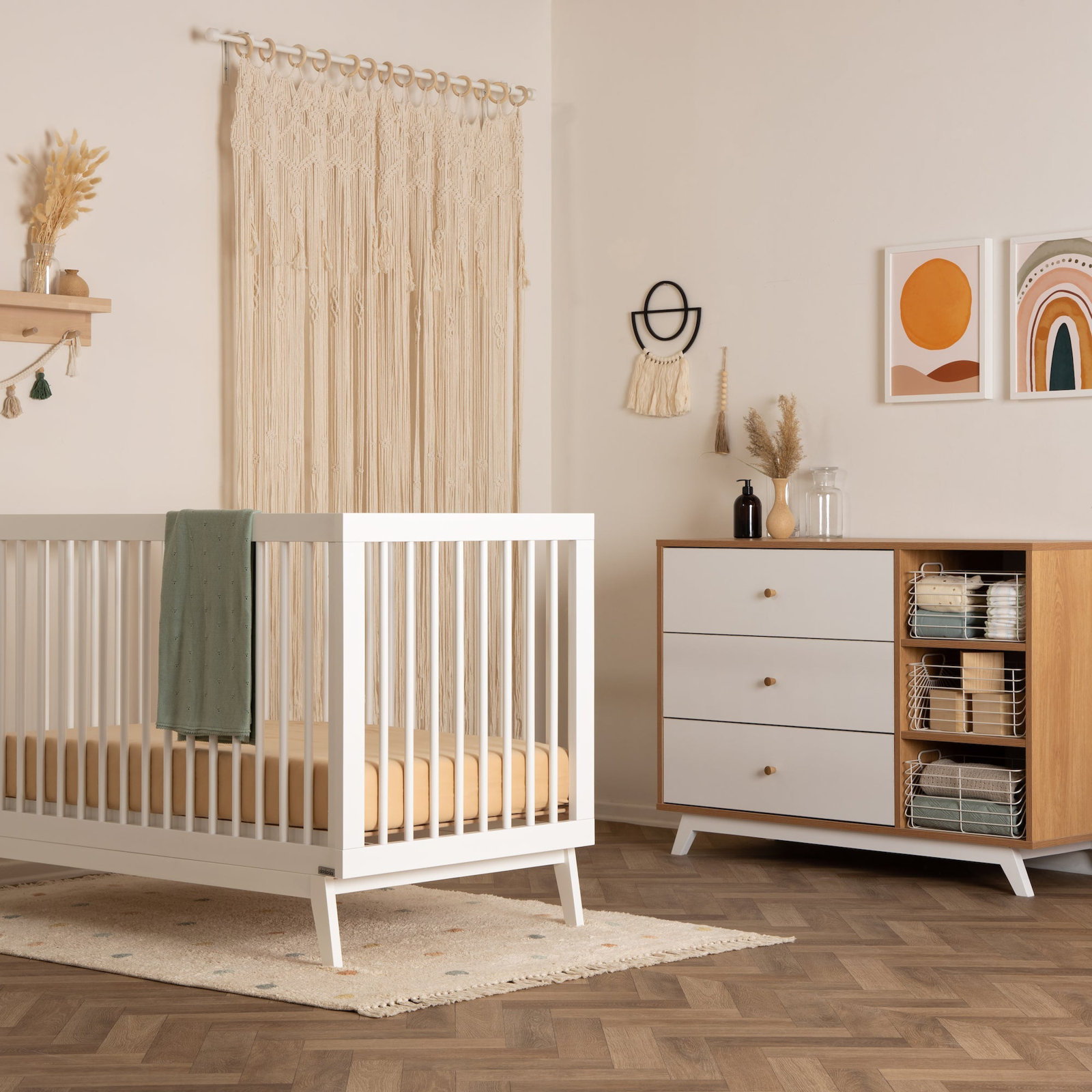 Central Park 3 - Drawer Dresser, White/Red Oak