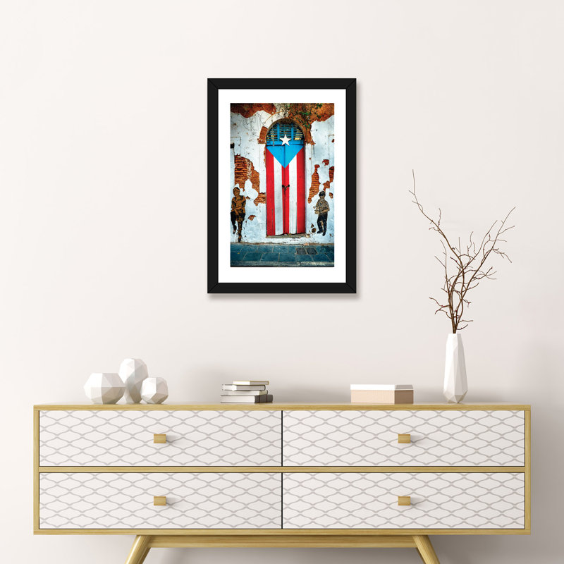 «Puerto Rican Flag Door» - Impression, H 24 po x l 16 po x P 1 po, Papier noir
