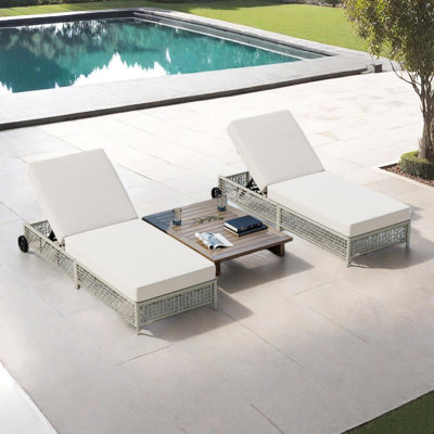 Outdoor Patio Chaise Lounge Chair With 5-Position Backrest, Cushion and Wheels