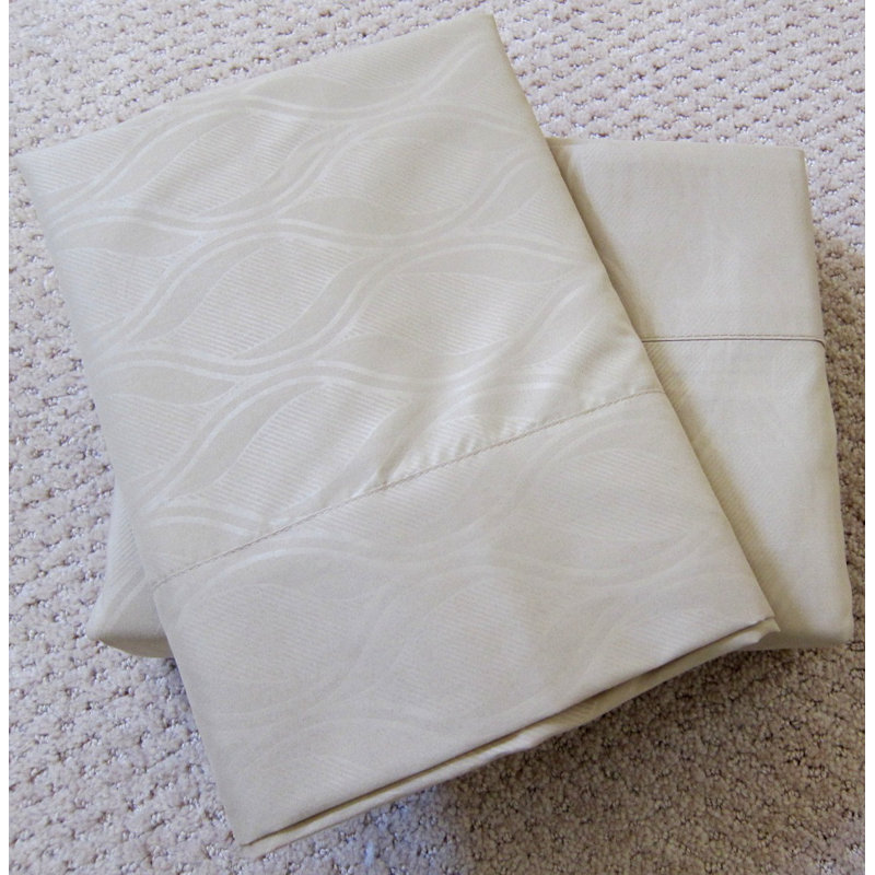 Embroidery Damask Quilt, Queen Quilt + 6 Additional Pieces