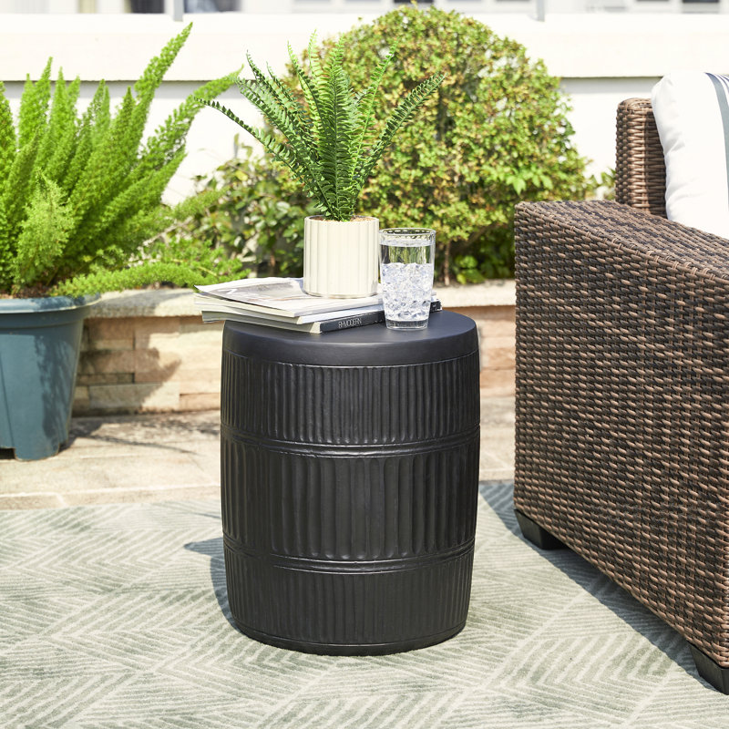 Tabouret de jardin en béton 18,5 po Oakley, Noir