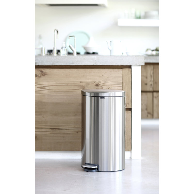 Brabantia Flatback Soft Closing Pedal Bin, Silver, 40 L