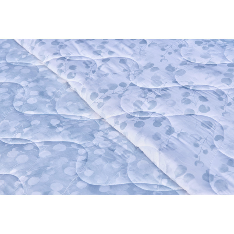 Rosée blue Queen printed quilted coverlet, Blue; White, Rosée blue, King