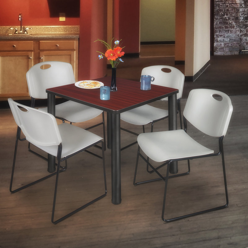 Plateau de table Kee Square, 4 chaises empilables Zeng, Noir, H 29 po x l 36 po x P 36 po, Acajou