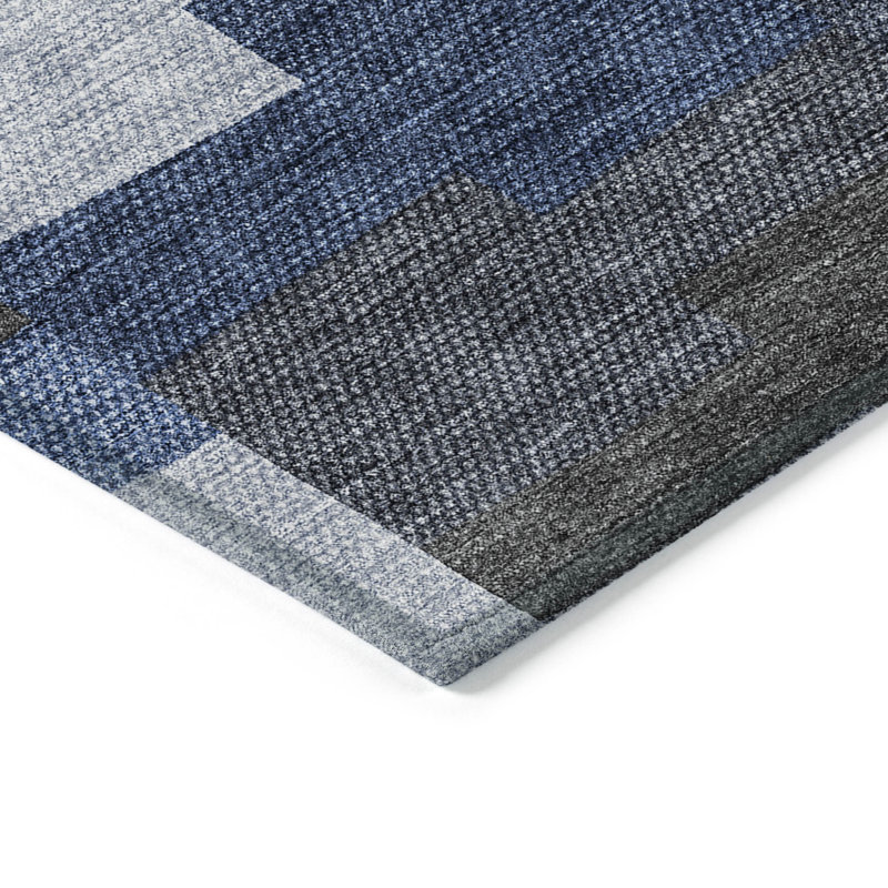Tapis intérieur / extérieur lavable géométrique bleu marine et bleu ciel HomeRoots 8 pi x 10 pi