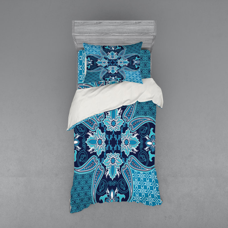 Traditional Polyester Damask Duvet Cover, Twin Duvet Cover + 2 Additional Pieces