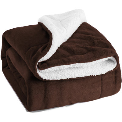 Super Soft Sherpa Fleece Blanket – Reversible Cozy Throw 240 GSM