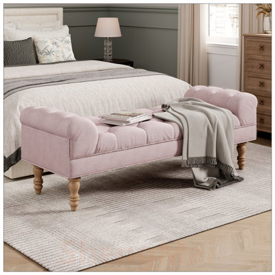 Banc de bout capitonné avec accoudoirs roulés et grand repose-pieds pour plus de confort et de style dans n'importe quelle pièce