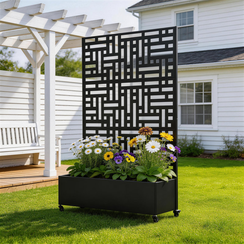Boîte à fleurs en métal avec treillis et roues Ainsley, H 70,8 po x l 47,2 po x P 15,7 po, Noir
