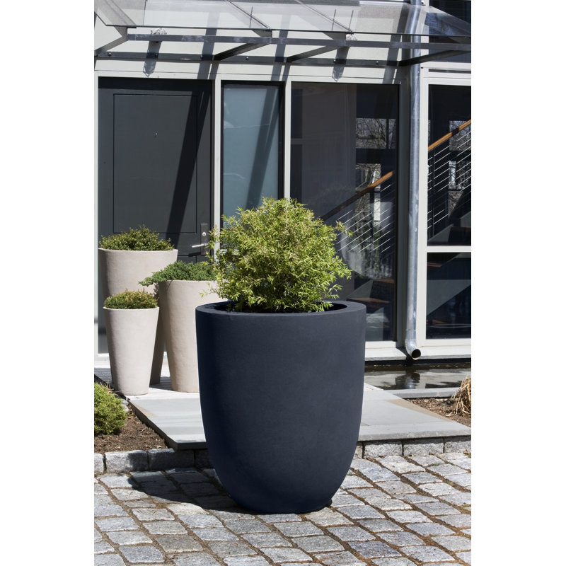 Magnus Handmade Planter, Onyx Black Lite