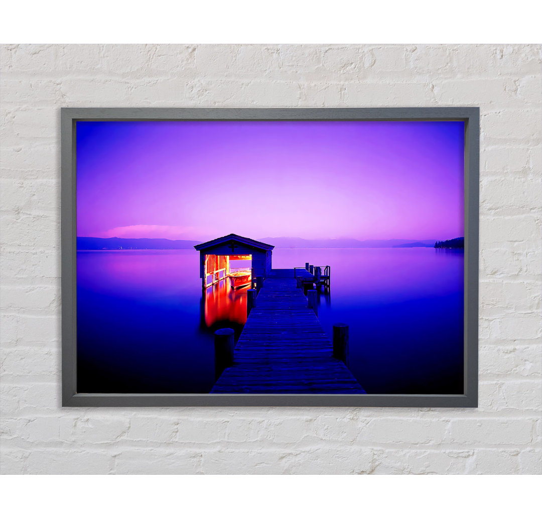 Tranquil Lake Boat House Purple - Einzelbildrahmen Kunstdrucke auf Leinwand