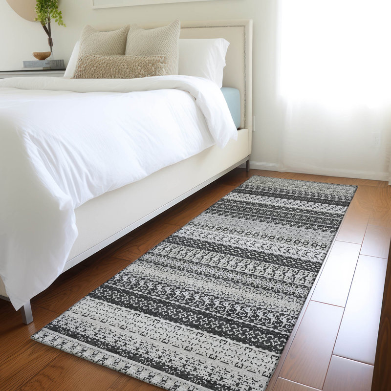 Striped Indoor / Outdoor Rug, Runner 2'3" x 7'6"