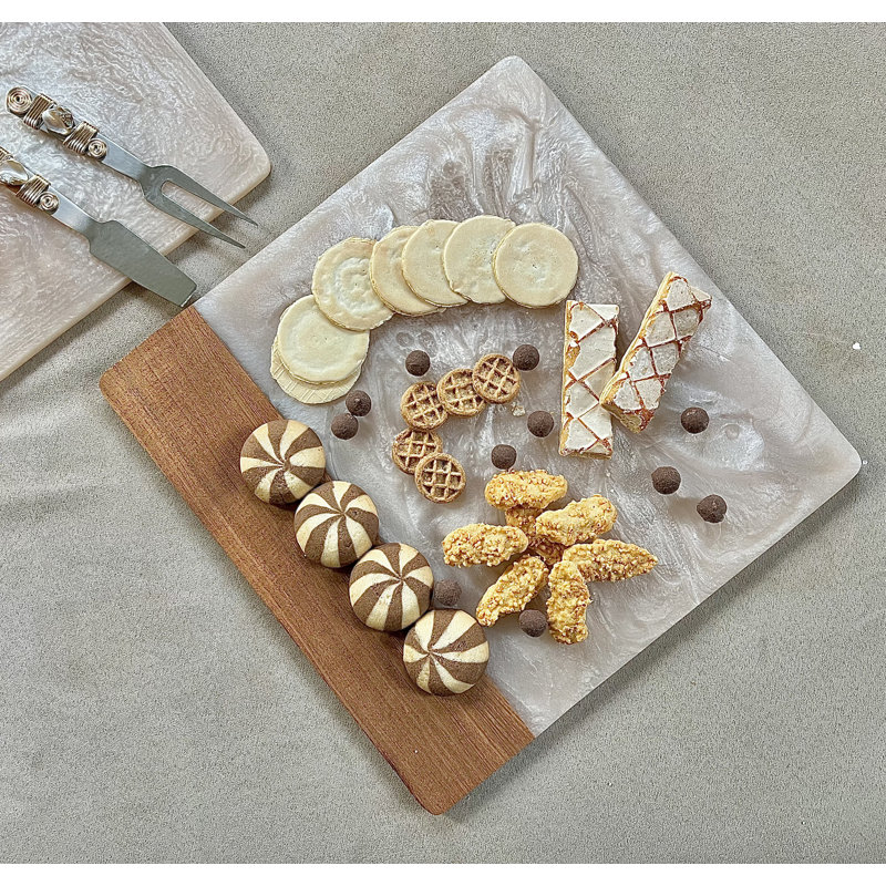 Wrought Studio™ Batıkan Resin Serving Dish, Ivory
