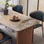 Table de salle à manger moderne avec pieds en bois massif-108831763