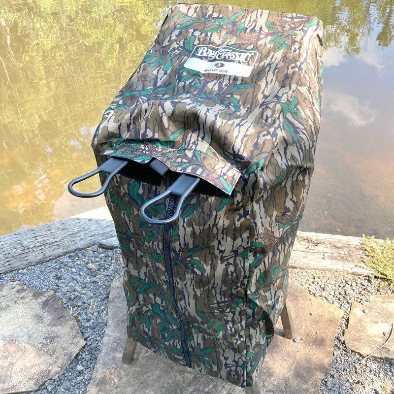 Bayou Classic 13.75'' W x 22.25'' D Grill Cover