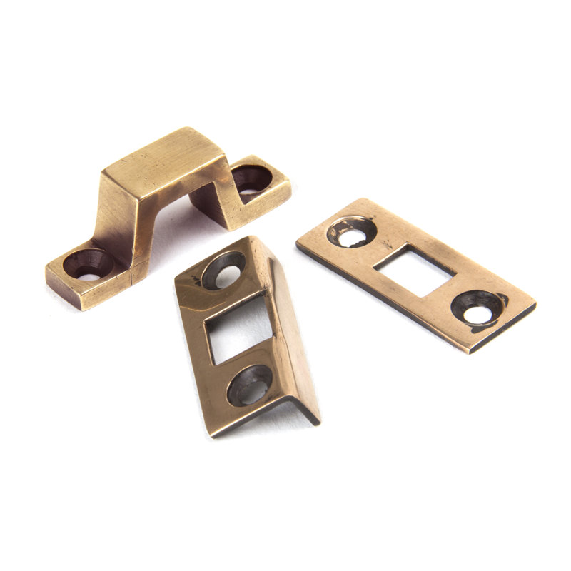 Universal Bolt, 4cm H x 15cm W x 3cm D